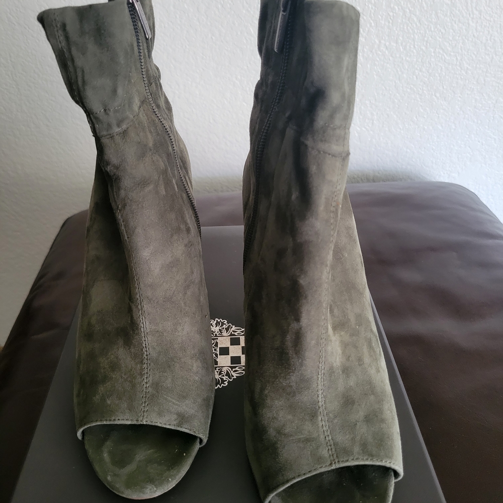 Vince Camuto Green Ankle Booties with Peep-Toe Design